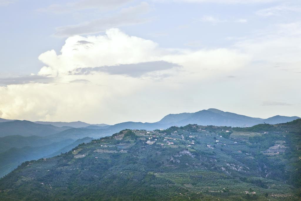 Terre Bianche Appartamenti Dolceacqua Esterno foto